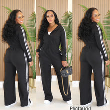 Load image into Gallery viewer, WEEKEND JUMPSUIT (BLACK)
